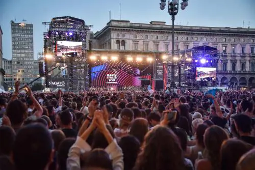 Domani in Duomo ritorna il concertone Elodie, Ferro, Lauro: è festa con 10 artisti