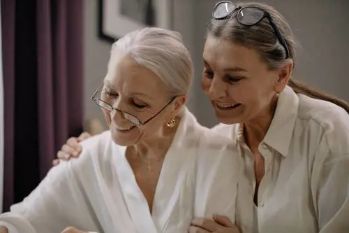 Denti sani a 60 anni, consigli e strategie utili