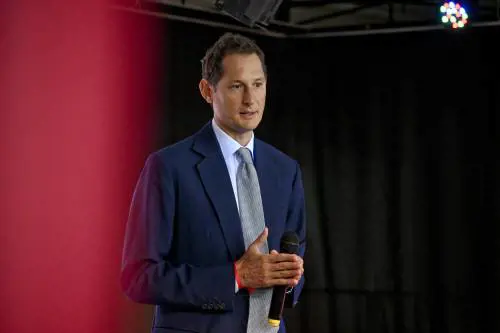 Cnh taglia le stime e crolla in Borsa: -7%