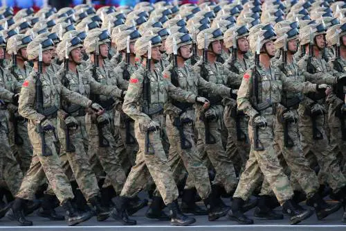 Biotecnologie sul campo di battaglia: il nuovo fronte della sfida tra Usa e Cina