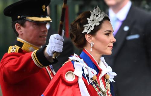“Si è rifiutata di inchinarsi”: ecco perché c'è tensione tra Kate e la Regina Camilla