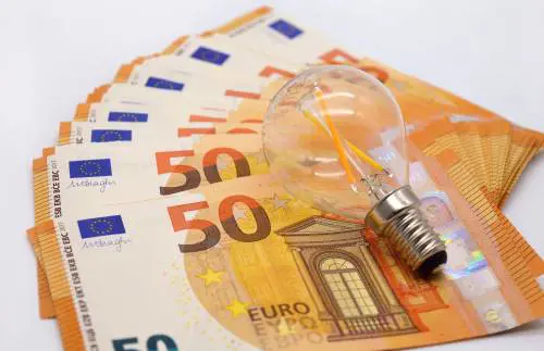 Spesa a prezzi calmierati, ma le bollette crescono