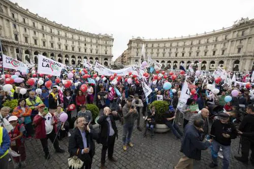 "Sia obbligo ascoltare il battito del bambino". Pro Vita chiede la modifica della legge 194