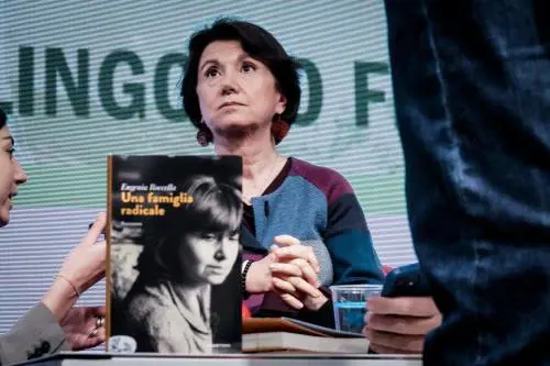 Roccella rilancia: "Contro l'utero in affitto una battaglia femminista"