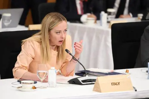 Meloni lascia il G7 per correre in Emilia. Il summit dei grandi in Puglia nel 2024