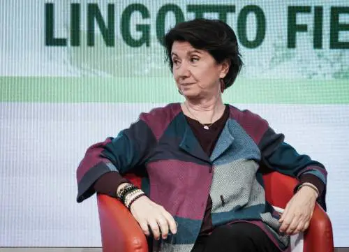 Schlein e Saviano con chi contesta. L'ira di Meloni e del centrodestra "Ingiustificabile"