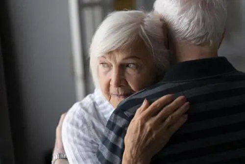 Depressione e Alzheimer: le differenze e i sintomi da non trascurare