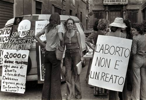 45 anni dalla 194: ecco come l'Italia approvò una legge sull'aborto