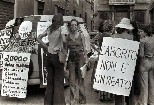 45 anni dalla 194: ecco come l'Italia approvò una legge sull'aborto