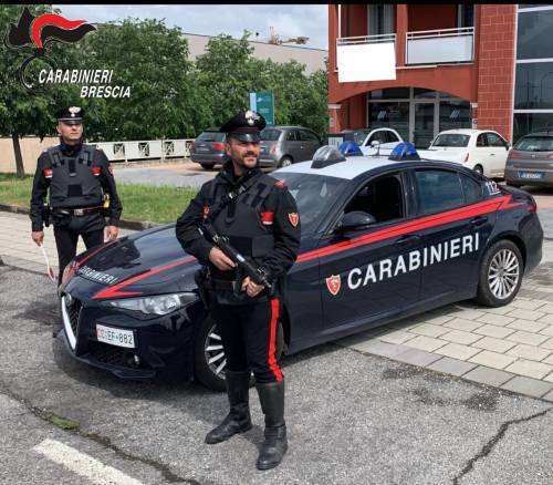 Tre persone sono state arrestate per i colpi di kalashnikov esplosi contro la vetrina di un poliambulatorio di Palazzolo, in provincia di Brescia