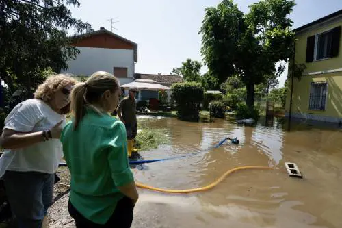 Il governo supera anche il fango dei catastrofisti. E resta in sintonia con il Paese reale