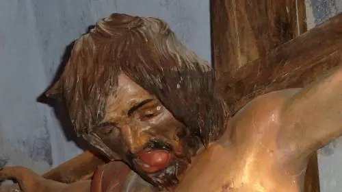 Che emozione scovare quella Via Crucis (in miniatura) di Beniamino Simoni