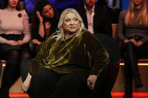 "Ha esaudito il suo desiderio". Il vergognoso fango del comico su Maria Giovanna Maglie