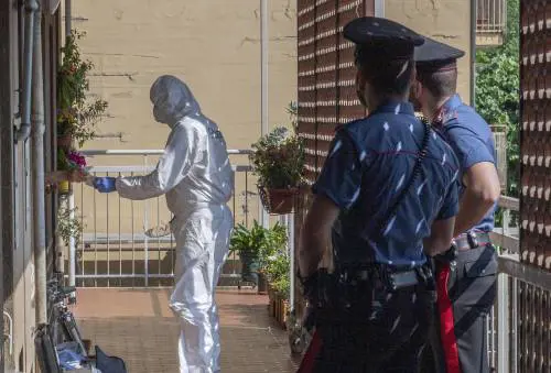 Scomparso da venti giorni, spunta il cadavere sotto il letto: la scoperta choc
