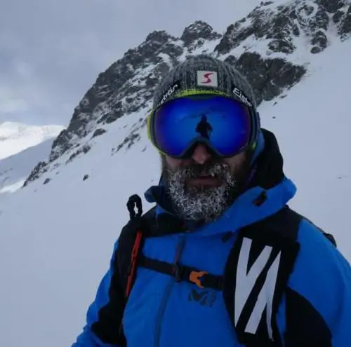 "Piccolo angelo, proteggici dalle tenebre".  Il dolore del papà del bimbo morto a Cles