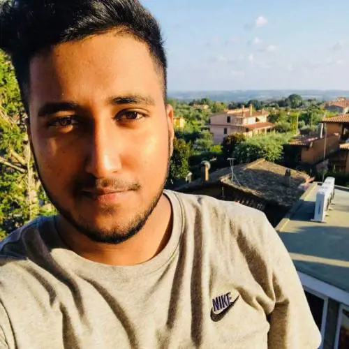 Roma, travolge e uccide un 24enne in monopattino. Poi si costituisce: "Sono scappato per paura"