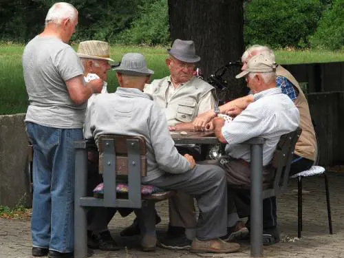 Requisiti, scadenze e calcolo: come andare in pensione a 61 anni con quota 97,6