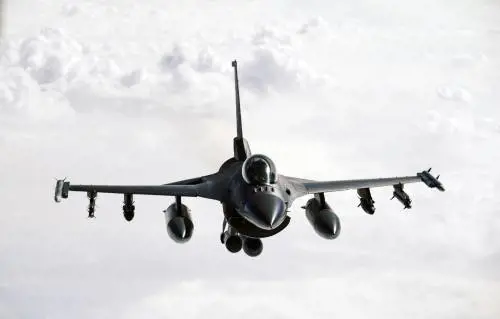 Pronti i caccia Nato: ecco i "falchi da guerra" per Kiev