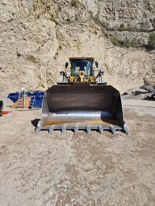 Charles Leclerc a capo dell’U-Team per il lancio della nuova linea di guanti e caschi da lavoro