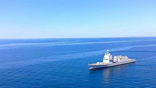 Undici navi italiane in tre oceani: cosa rivela il record della Marina Militare