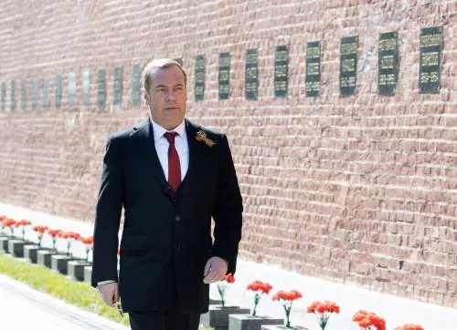 "Apocalisse nucleare probabile". Cosa nascondono le parole di Medvedev