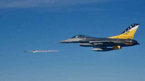 "Non è l'arma magica". Il generale Usa frena sui caccia a Kiev