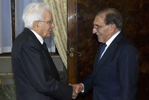 "Troppi decreti omnibus". Mattarella convoca La Russa e Fontana