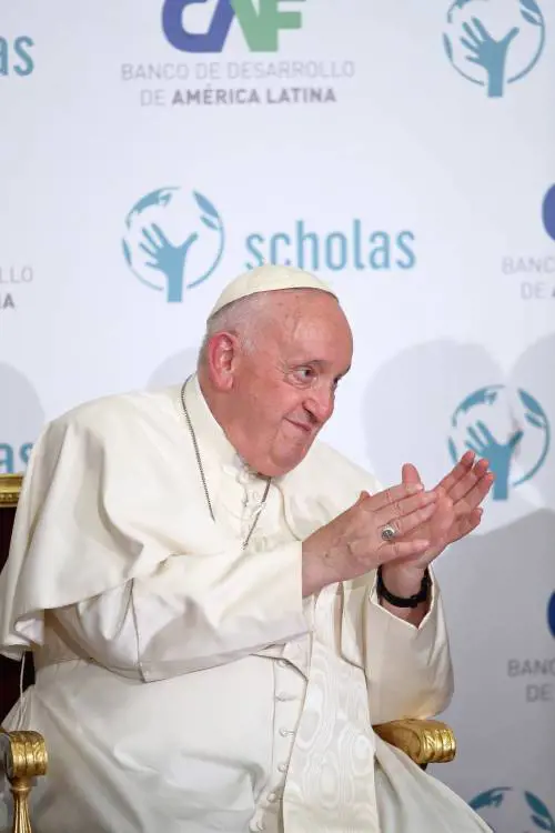 Papa Francesco sta bene ma non reciterà l'Angelus (nemmeno dall'ospedale)