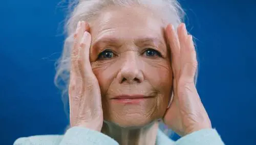 Over, come rimuovere le macchie senili della pelle