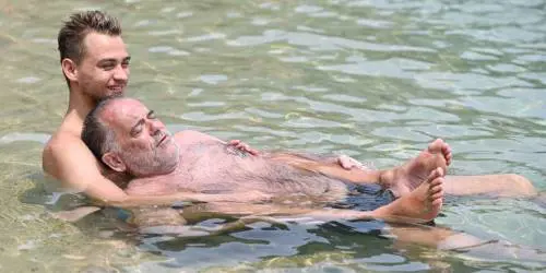 "Si sono messi a limonare...". Paolo Noise su Cecchi Paone e Simone all'Isola