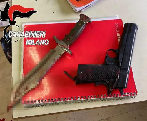 Sangue in classe ad Abbiategrasso: un 16enne accoltella la professoressa