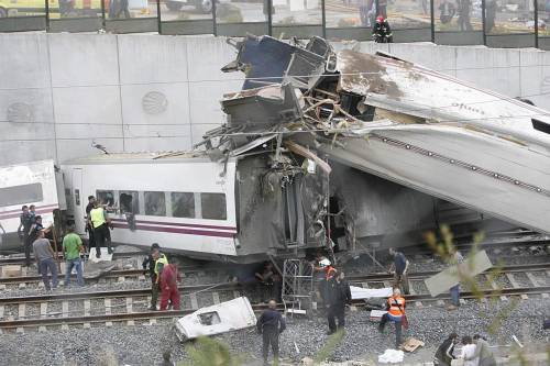 Santiago de Compostela, quando il treno deragliò sulla curva "maledetta"