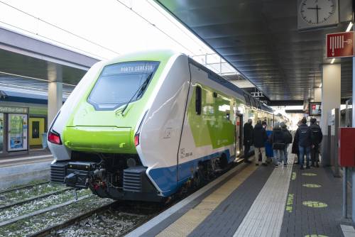 Forza Italia chiede "carrozze rosa" sui treni regionali
