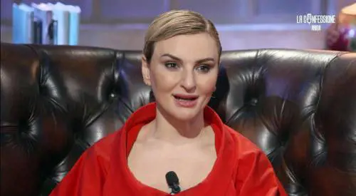 "Il mondo Lgbt è violento". Adinolfi difende Arisa dagli insulti