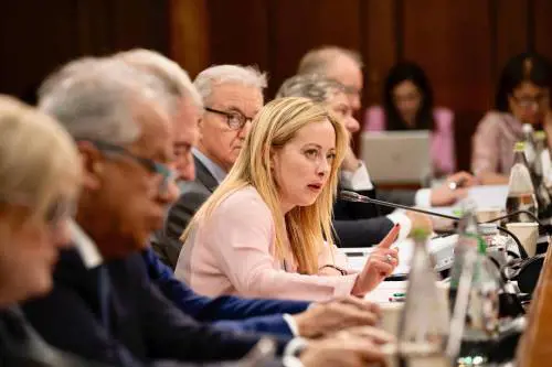 "Meno pressione fiscale". Così il governo protegge i redditi bassi