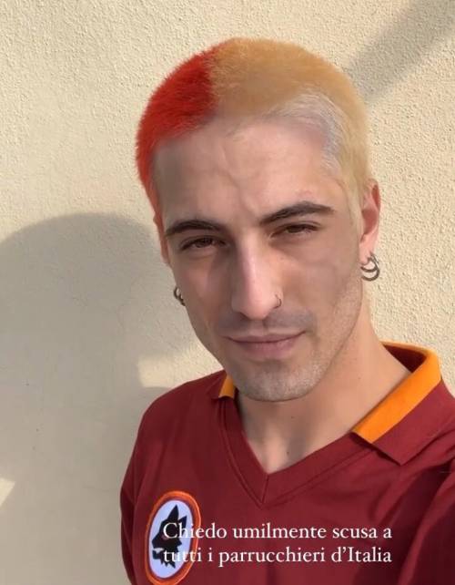 Tinti di giallorosso: i capelli di Damiano dei Maneskin pronti per la finale