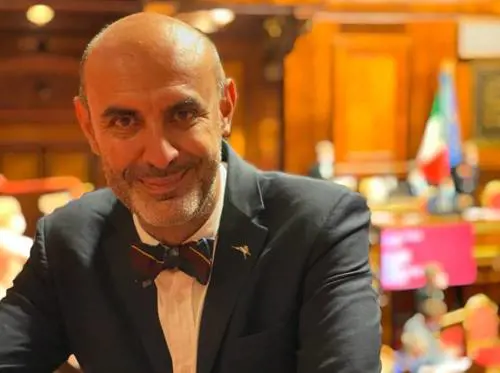 Un primo piano dell'ex-parlamentare Simone Pillon
