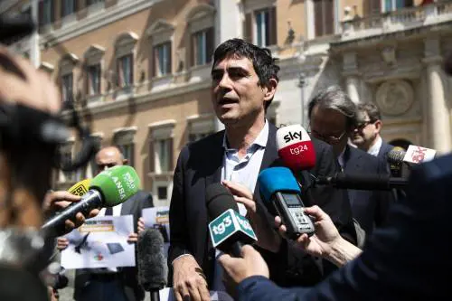 "Patrimoniale oltre i 500mila euro", "Non diamo seguito". Palazzo Chigi spegne ogni polemica