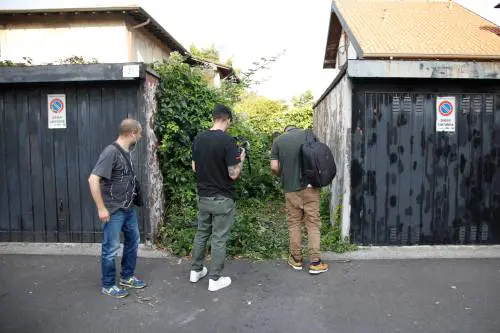 Ricerche su internet per disfarsi del corpo: le coltellate alla gola e il fuoco con l'alcol