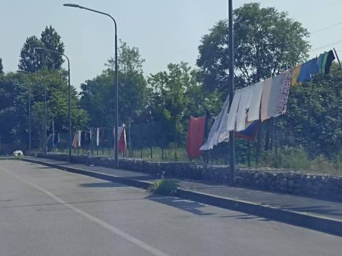 Milano, parcheggio requisito dai rom in via Sant'Arialdo