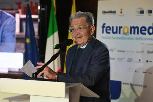 Prodi smaschera i radical chic