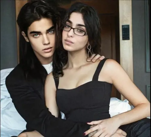 Sposa un uomo creato con l'intelligenza artificiale: "È un marito perfetto"