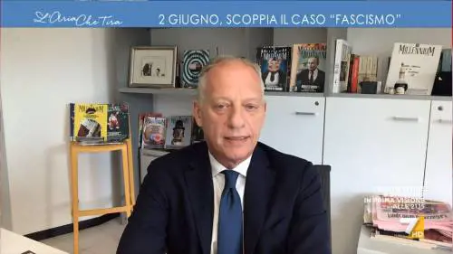 "Come al bar…". Gomez sotterra Murgia e Saviano