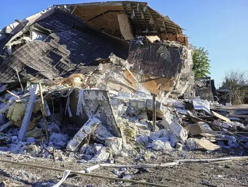 Rebus controffensiva. I russi: "Già respinta". Kiev: "Deliri, vedranno". E le prime incursioni spaventano il Cremlino