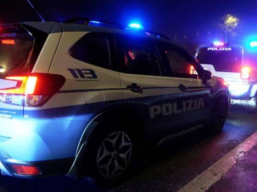 Milano, rapina del Rolex da film: due turisti inseguono i ladri sull’auto di un passante