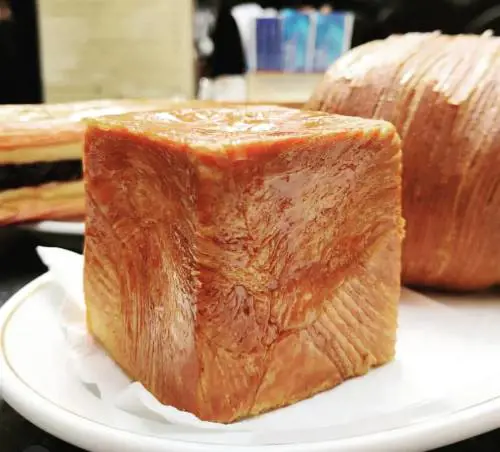 Cos’è Crubik, il cornetto a forma di cubo che spopola in "Farmacia"