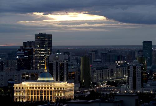 Il Kazakhstan celebra Astana, la città del futuro