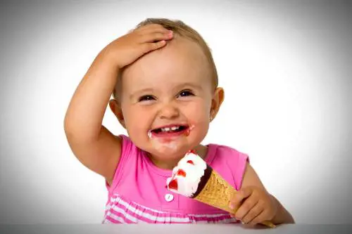Gelato allo zafferano e all'oro: qual è la storia del dolce dell'estate