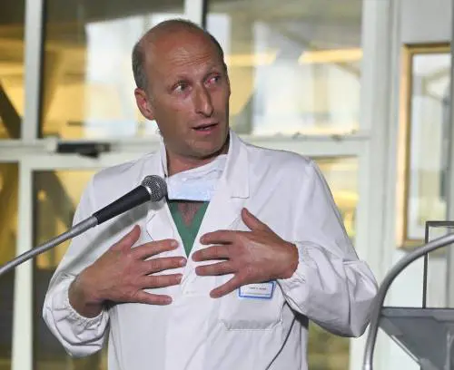 I dolori una conseguenza dell'ultima operazione. L'urgenza contro il rischio di ischemia intestinale