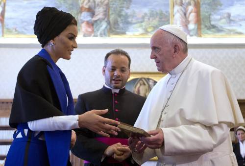 Shaykha Moza bint Nasser: chi è l’influencer sceicca al royal wedding giordano